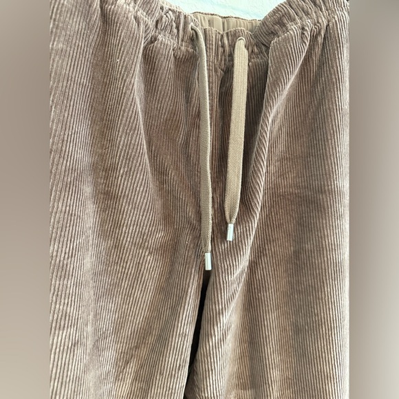 Lululemon // EUC Corduroy Relaxed Mid-Rise Pull-On Pant *Regular - Picture 3 of 9